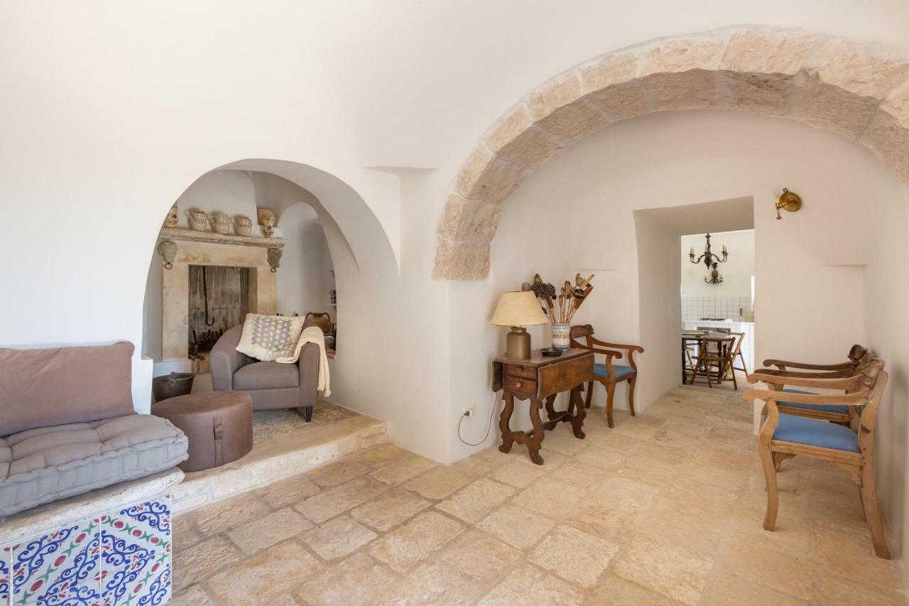Trullo Il Karrubo Villa Ostuni Exterior photo