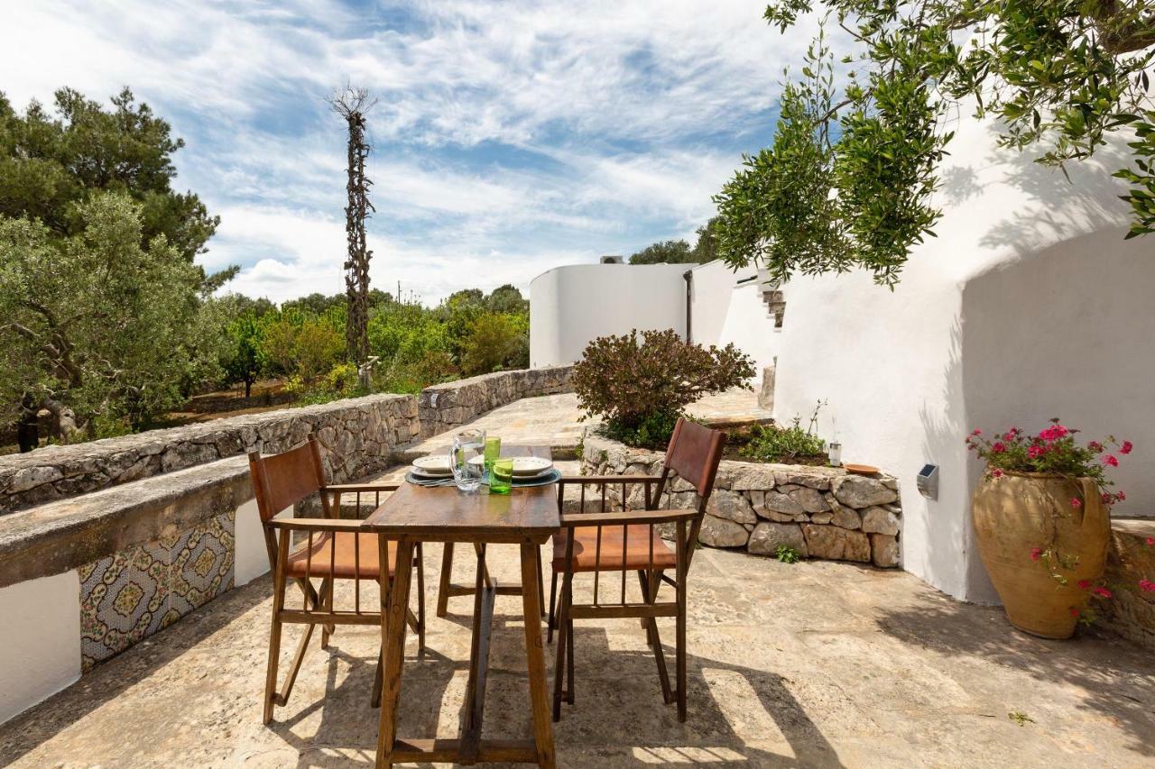 Trullo Il Karrubo Villa Ostuni Exterior photo