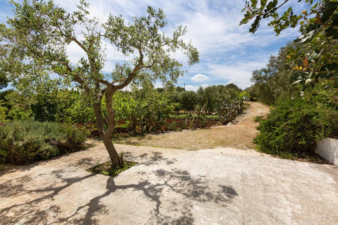 Trullo Il Karrubo Villa Ostuni Exterior photo